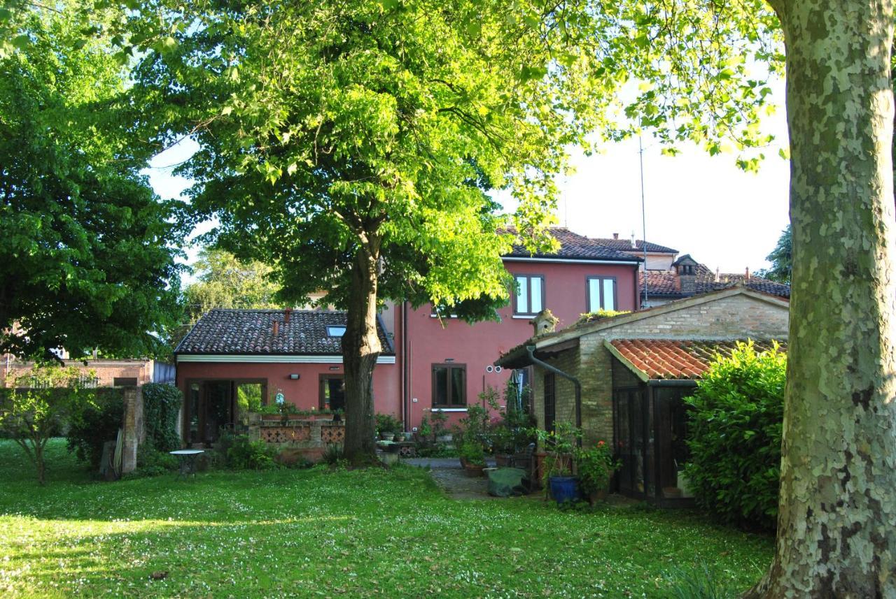 ホテル La Casa Di Marina フェラーラ エクステリア 写真